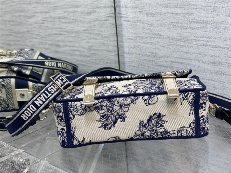 SMALL DiorCAMP BAG Rêve d'Infini Embroidery Embroidery Blue High