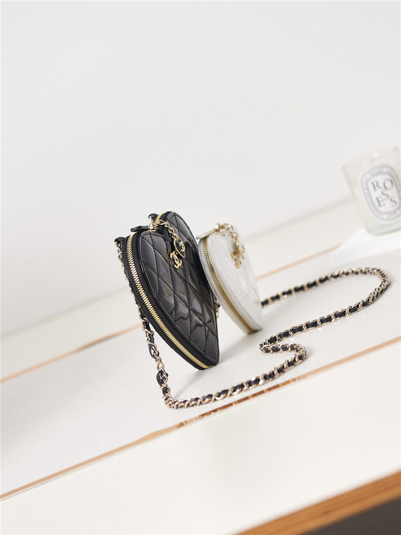 Chanel CLUTCH WITH CHAIN Patent Calfskin, Resin & Gold-Tone Metal AP3295 Twin Heart High