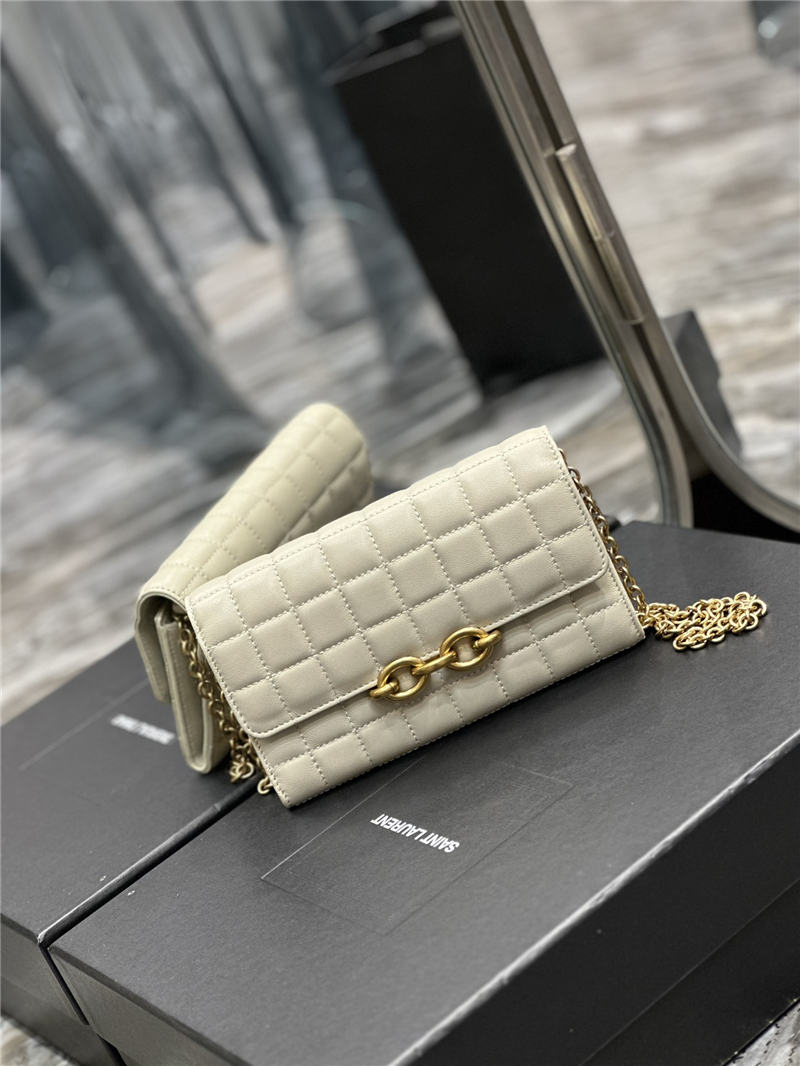 LE MAILLON CHAIN WALLET IN QUILTED LAMBSKIN High