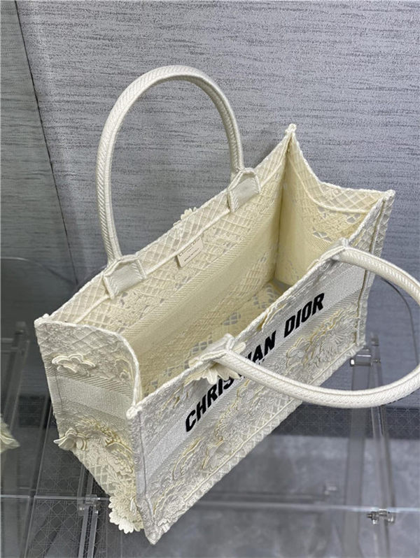 MEDIUM Dior BOOK TOTE Embroidered with 3D Flowers White High