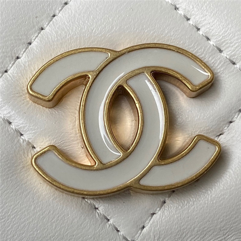 Chanel CLUTCH WITH CHAIN AP2638 Lambskin, Enamel & Gold-Tone Metal White A