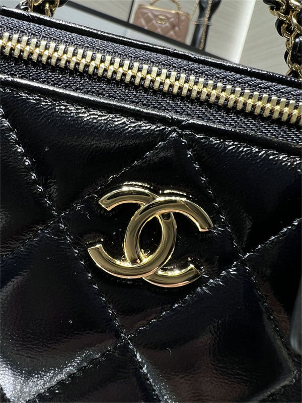 Chanel CLUTCH WITH CHAIN AP4168 Shiny Lambskin & Gold-Tone Metal Black High