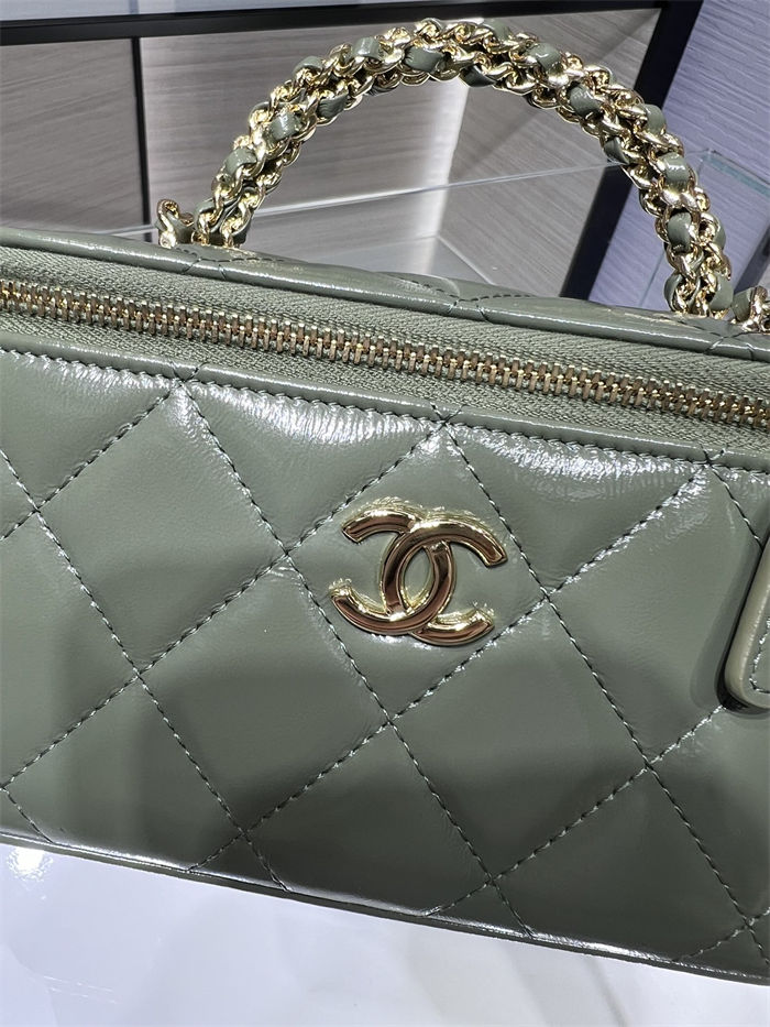 Chanel CLUTCH WITH CHAIN AP4168 Shiny Lambskin & Gold-Tone Metal Green High