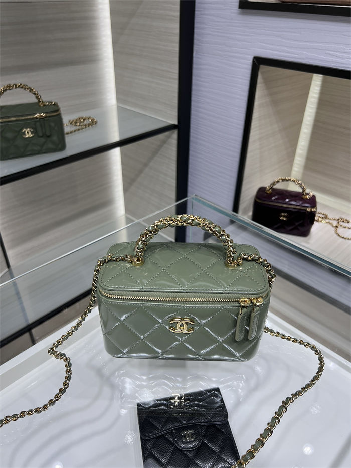 Chanel CLUTCH WITH CHAIN AP4168 Shiny Lambskin & Gold-Tone Metal Green High