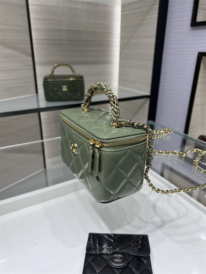 Chanel CLUTCH WITH CHAIN AP4168 Shiny Lambskin & Gold-Tone Metal Green High