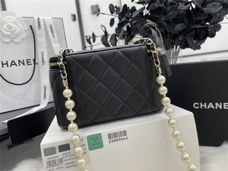 Chanel VANITY WITH CHAIN Lambskin Imitation Pearls & Gold-Tone Metal Black High