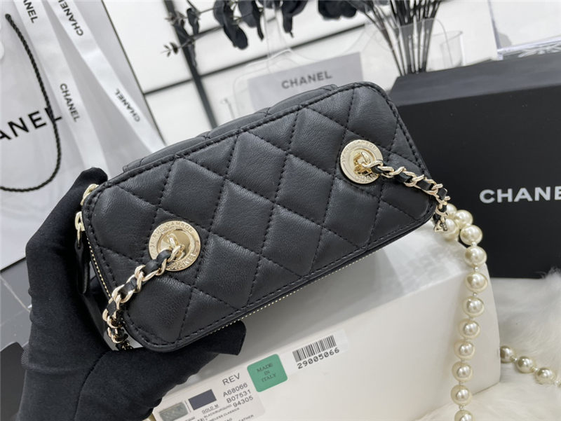 Chanel VANITY WITH CHAIN Lambskin Imitation Pearls & Gold-Tone Metal Black High