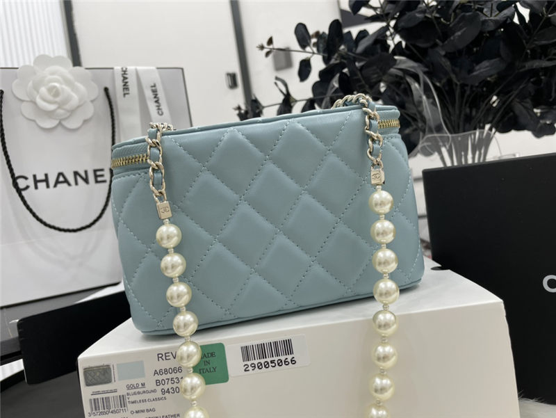 Chanel VANITY WITH CHAIN Lambskin Imitation Pearls & Gold-Tone Metal Blue High