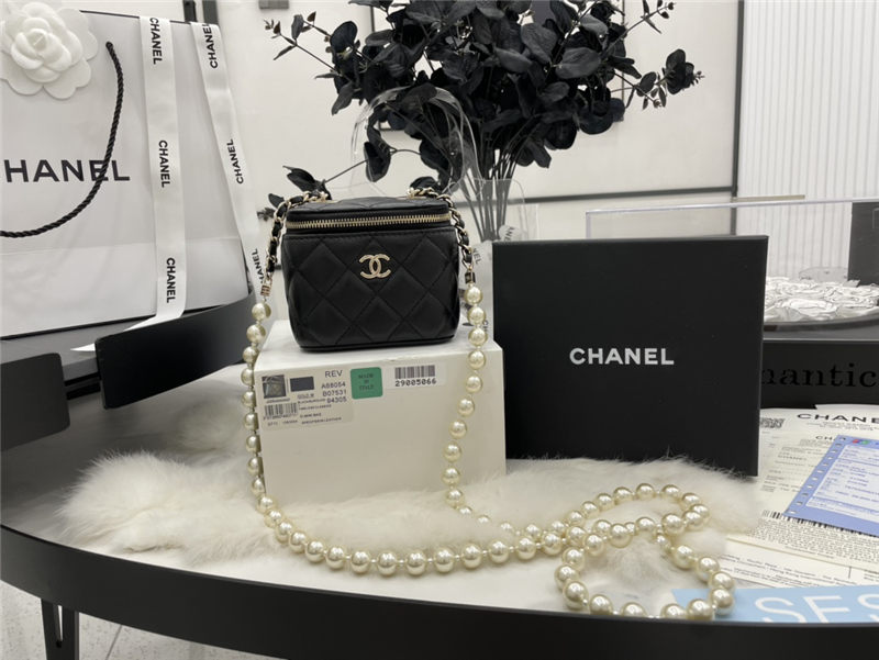 Chanel SMALL VANITY WITH CHAIN Lambskin Imitation Pearls & Gold-Tone Metal Black High