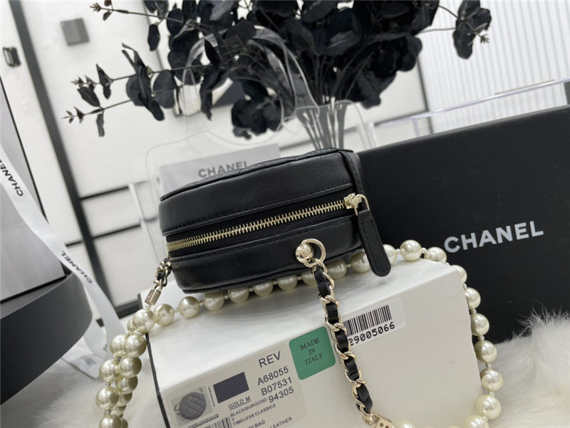 Chanel CLUTCH WITH CHAIN Lambskin Imitation Pearls & Gold-Tone Metal Black High