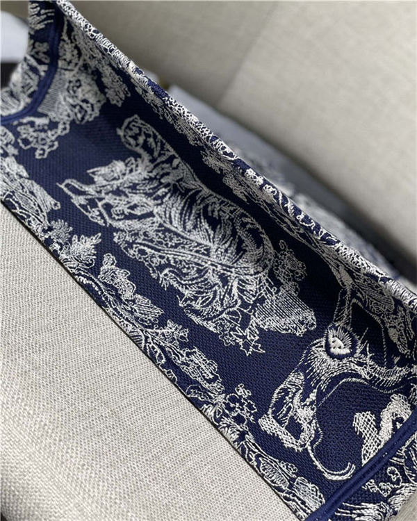 MEDIUM Dior BOOK TOTE Toile de Jouy Embroidery Blue High