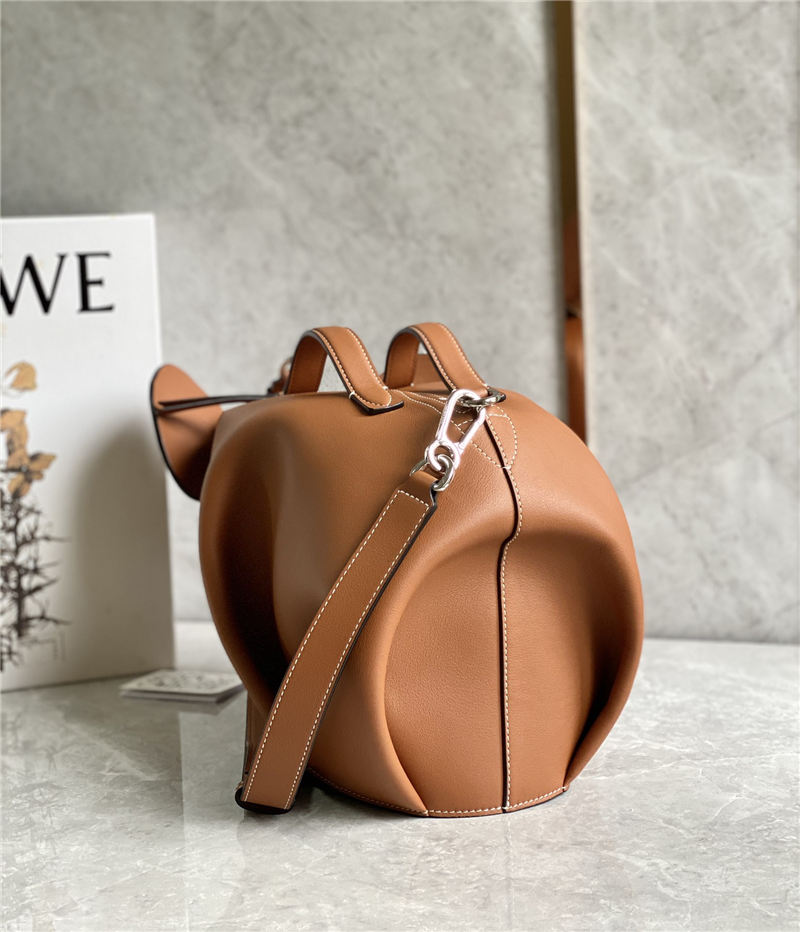 Large Elephant bag in classic calfskin Tan High