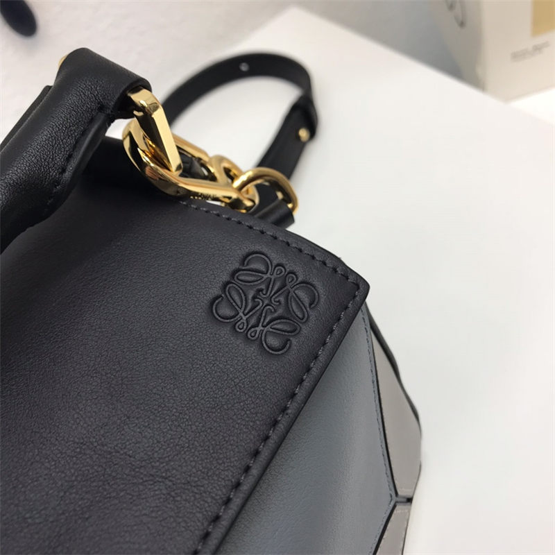 Small Puzzle bag in classic calfskin High