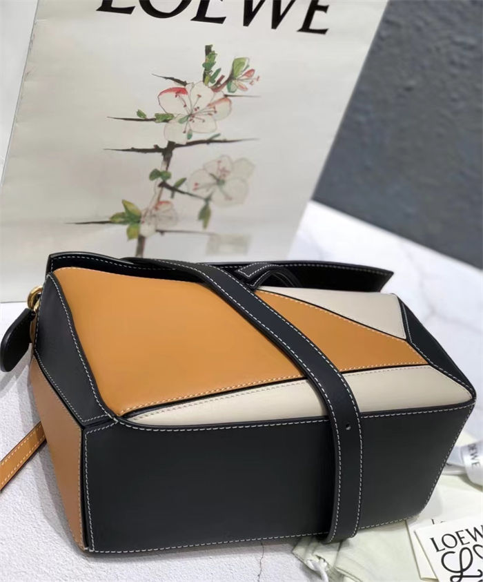 Small Puzzle bag in classic calfskin High