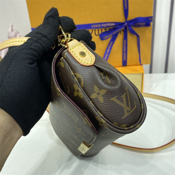 Louis Vuitton Favorite PM Bag Monogram Canvas M40717 High