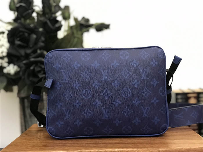 Louis Vuitton Outdoor Messenger Taiga Pacific M30242 High