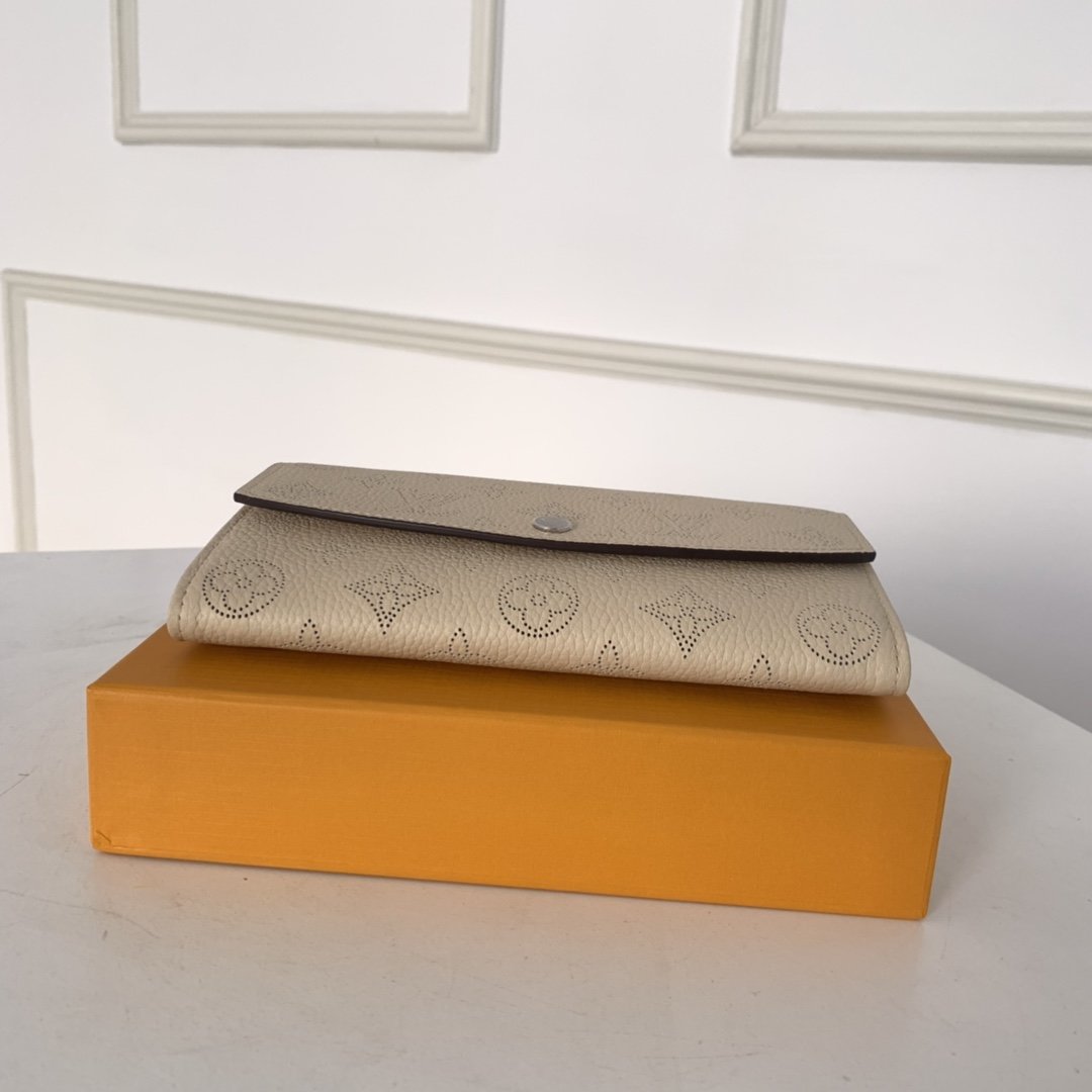 Louis Vuitton IRIS WALLET Mahina Ivory High