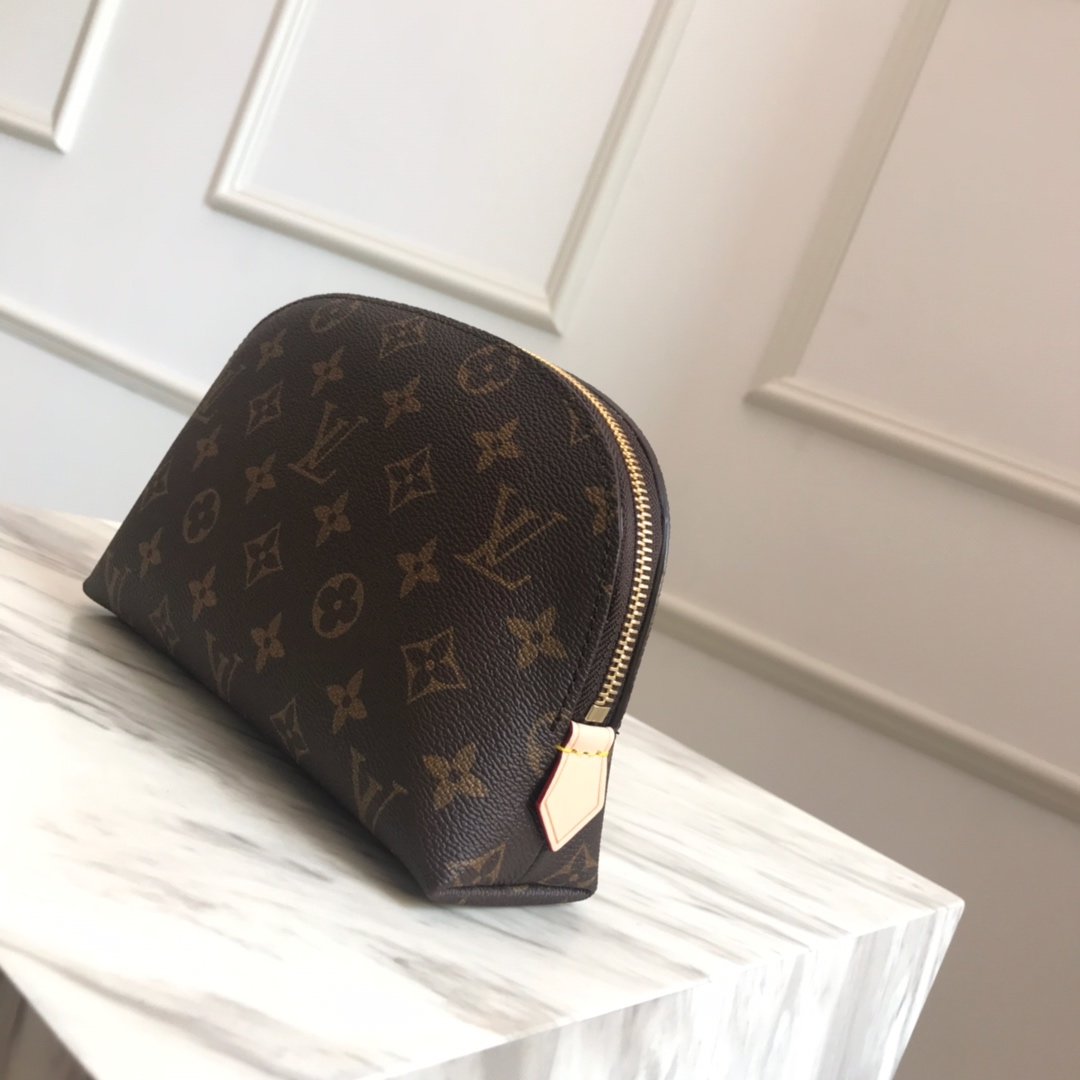 Louis Vuitton COSMETIC POUCH GM Monogram High