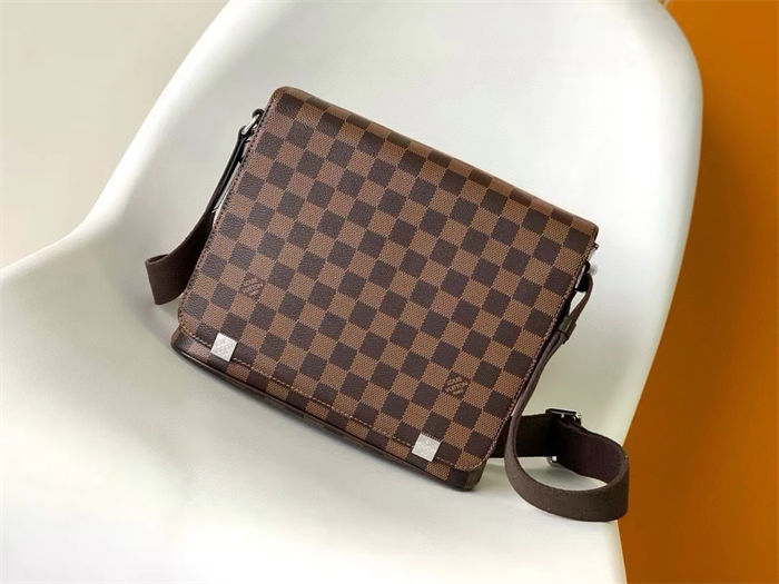 Louis Vuitton DISTRICT PM Damier Ebene High