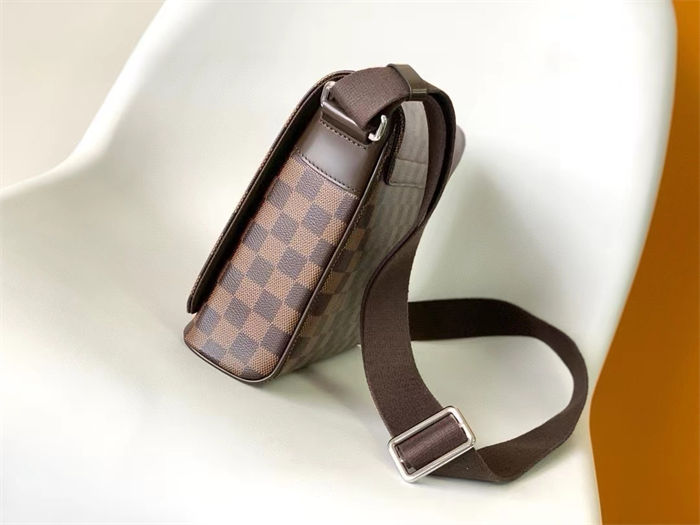 Louis Vuitton DISTRICT PM Damier Ebene High