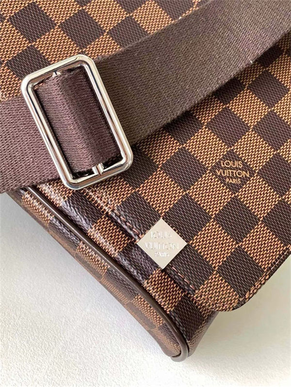 Louis Vuitton DISTRICT PM Damier Ebene High