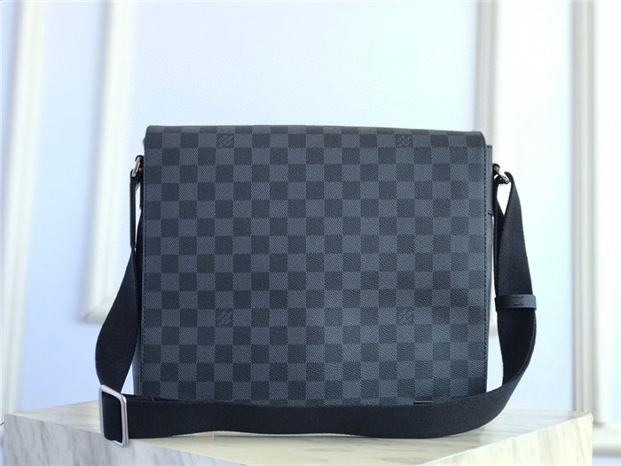 Louis Vuitton DISTRICT MM Damier Graphite High