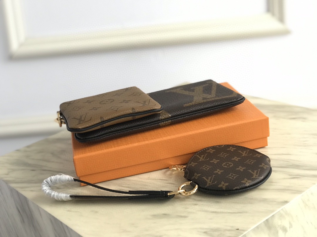 Louis Vuitton TRIO POUCH High