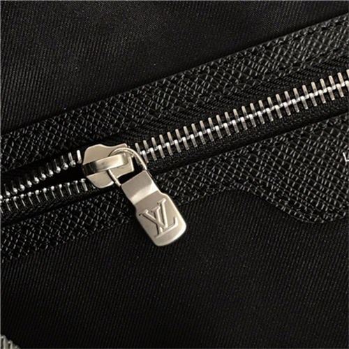 Louis Vuitton KEEPALL BANDOULIÈRE 45 Taiga Black High