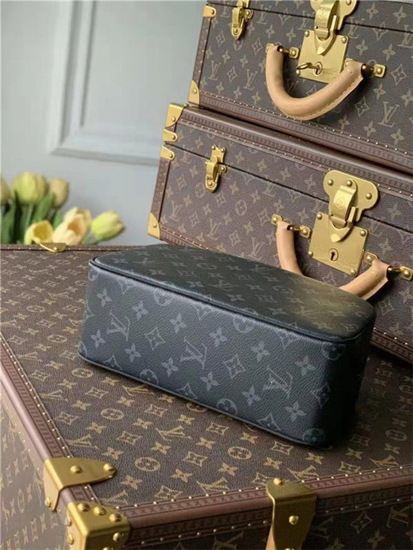 Louis Vuitton TOILETRY BAG 25 Monogram Eclipse High