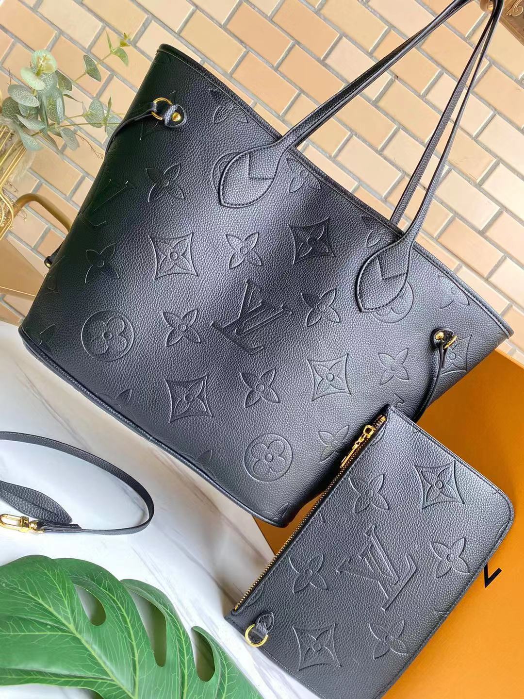 Louis Vuitton Neverfull MM Bag Black Monogram Mid