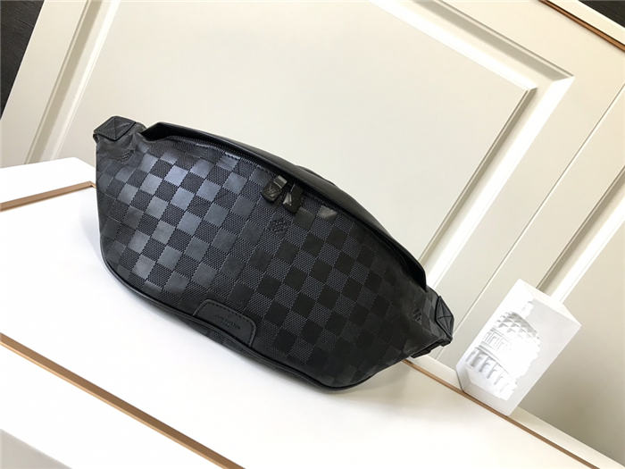 Louis Vuitton Discovery Bumbag Damier Infini