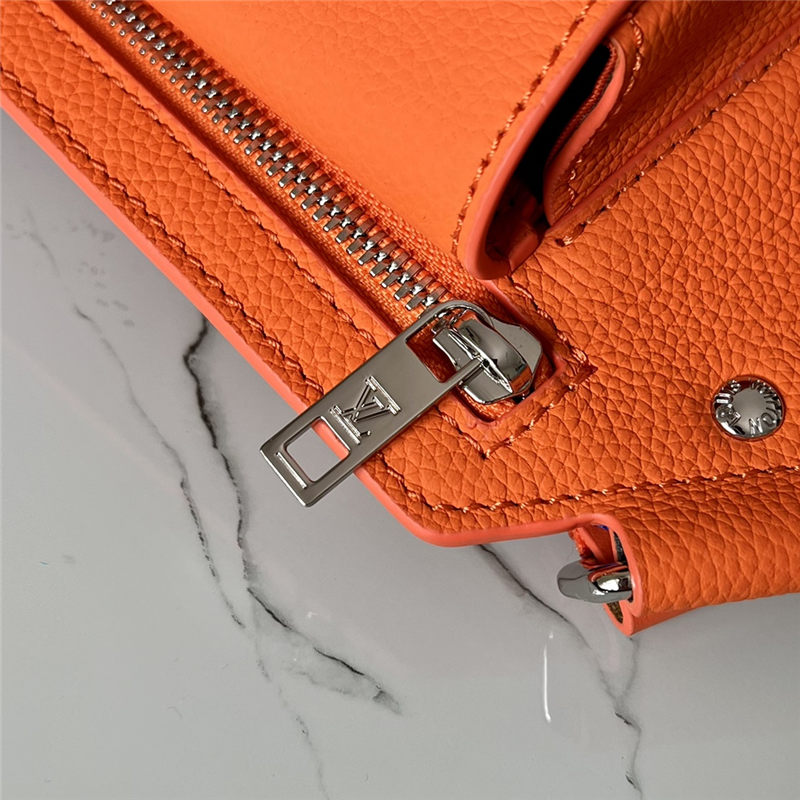 LV Aerogram Slingbag grained calf Orange High