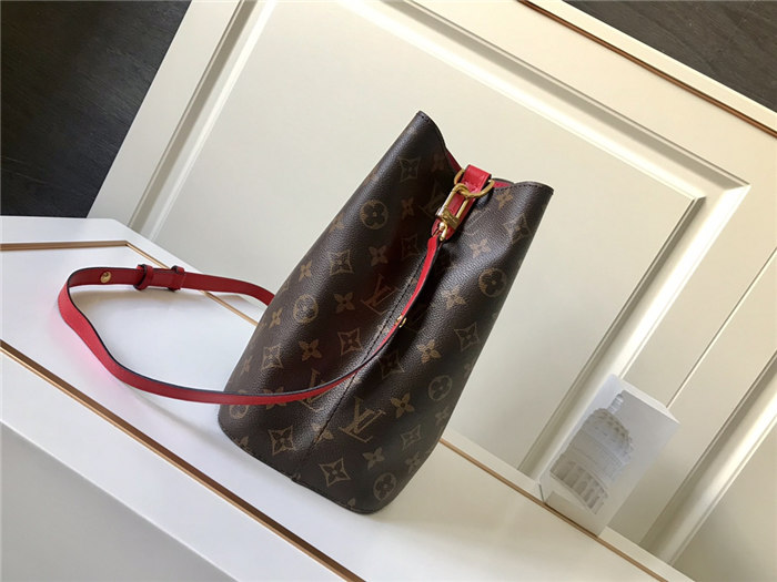 Louis Vuitton NéoNoé MM Bag Monogram Canvas M44021