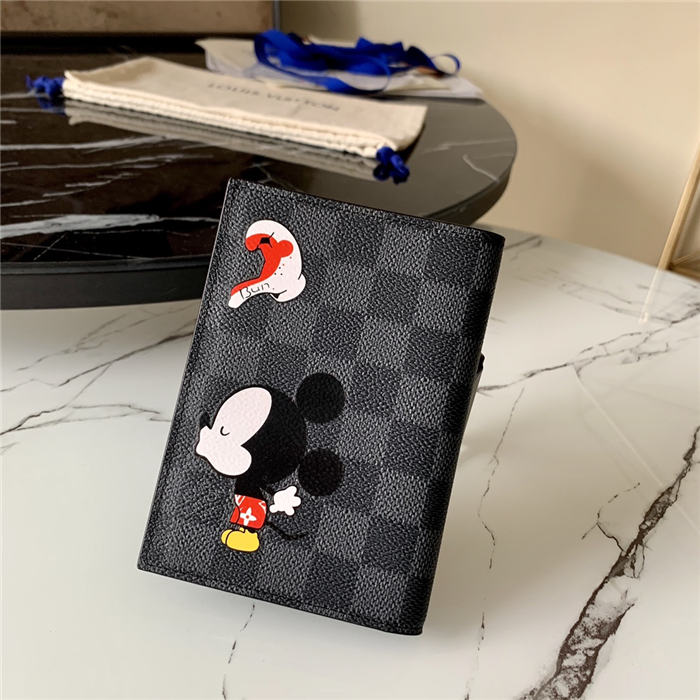 Louis Vuitton PASSPORT COVER Damier Graphite Mickey High