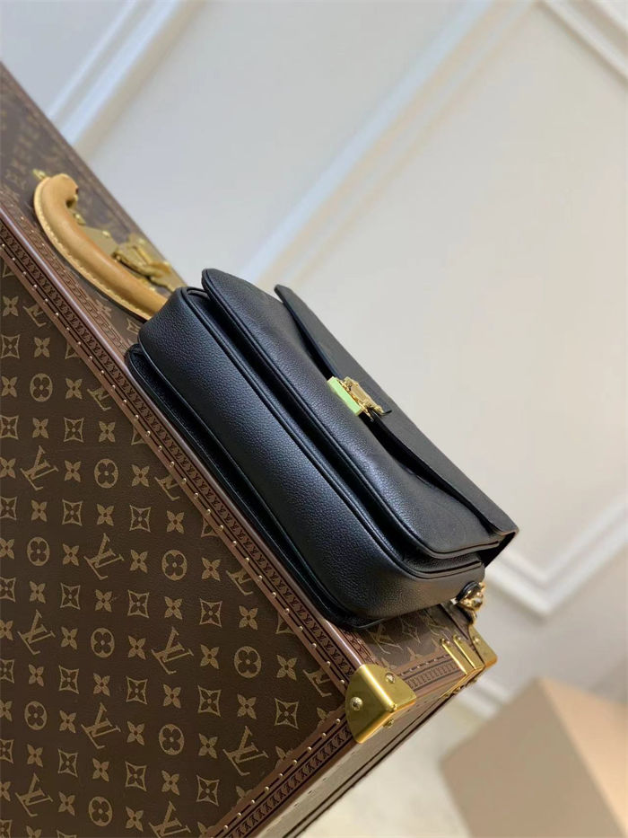 Louis Vuitton POCHETTE MÉTIS Embossed grained cowhide leather Black High