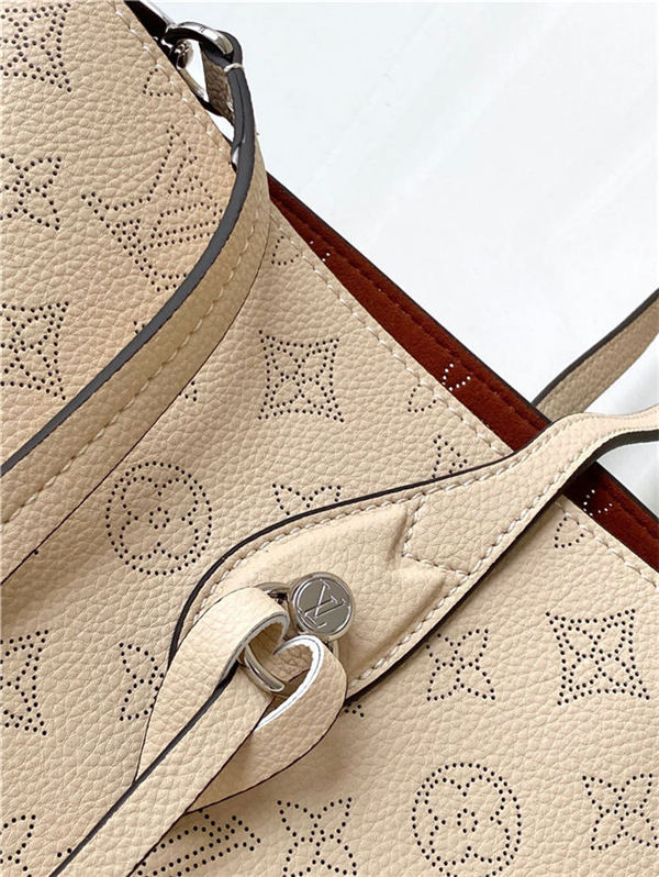 Louis Vuitton Blossom MM Mahina perforated calfskin leather M21850 High