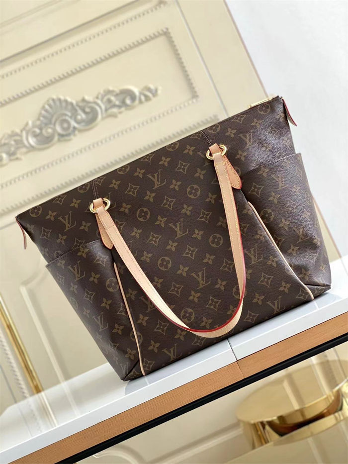 Louis Vuitton Totally MM Monogram Canvas M56689 High