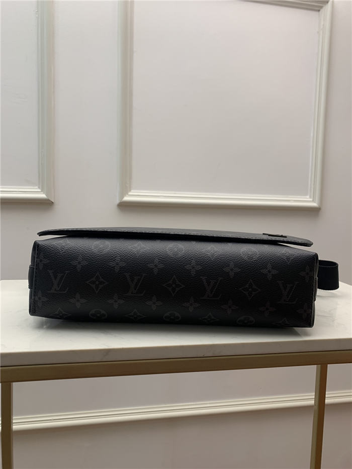 Louis Vuitton DISTRICT MM Monogram Eclipse High