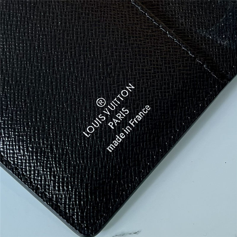 Louis Vuitton SMALL RING AGENDA COVER Taiga Black High