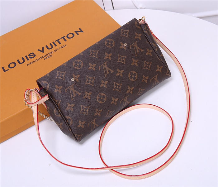 Louis Vuitton Favorite MM Bag Monogram Canvas M40718