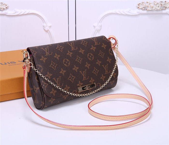 Louis Vuitton Favorite MM Bag Monogram Canvas M40718