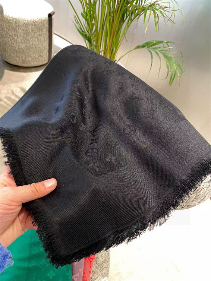 Louis Vuitton MONOGRAM SHAWL