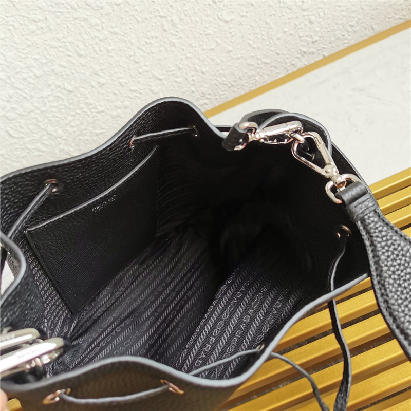 Prada Leather bucket bag 1BE060 High