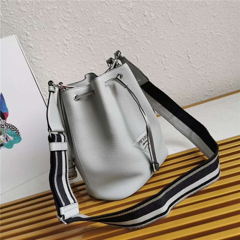 Prada Leather bucket bag 1BE060 High